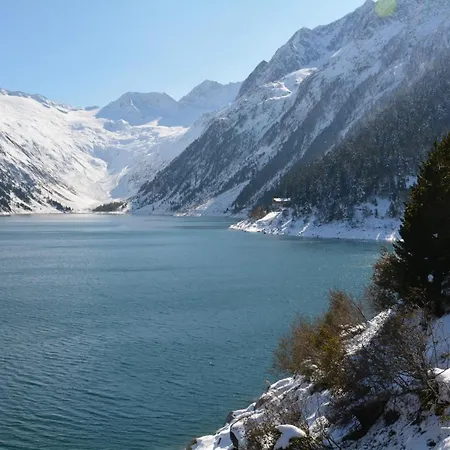 Schwarzenstein Hotel
