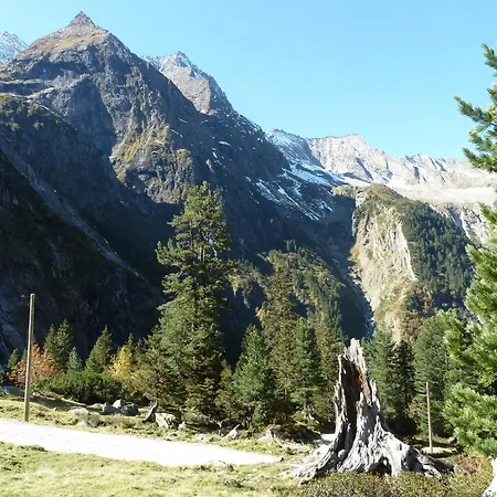 Schwarzenstein Hotel