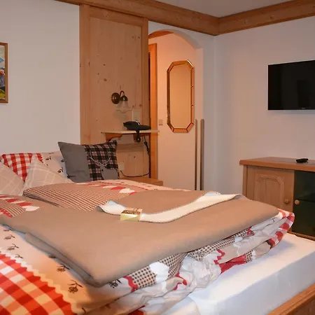 Schwarzenstein Hotel