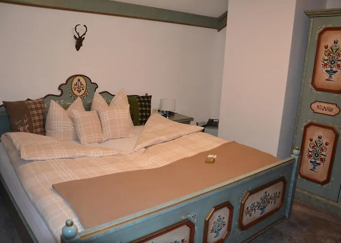 Hotel Schwarzenstein 3*