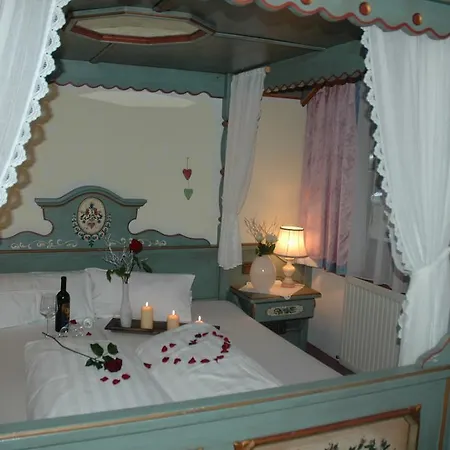 Schwarzenstein Hotel 3*