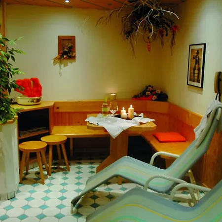 Hotel Schwarzenstein 3*